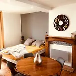 Comme A La Maison Apartmán *