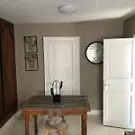 Comme A La Maison Apartmán *
