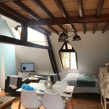 Comme A La Maison